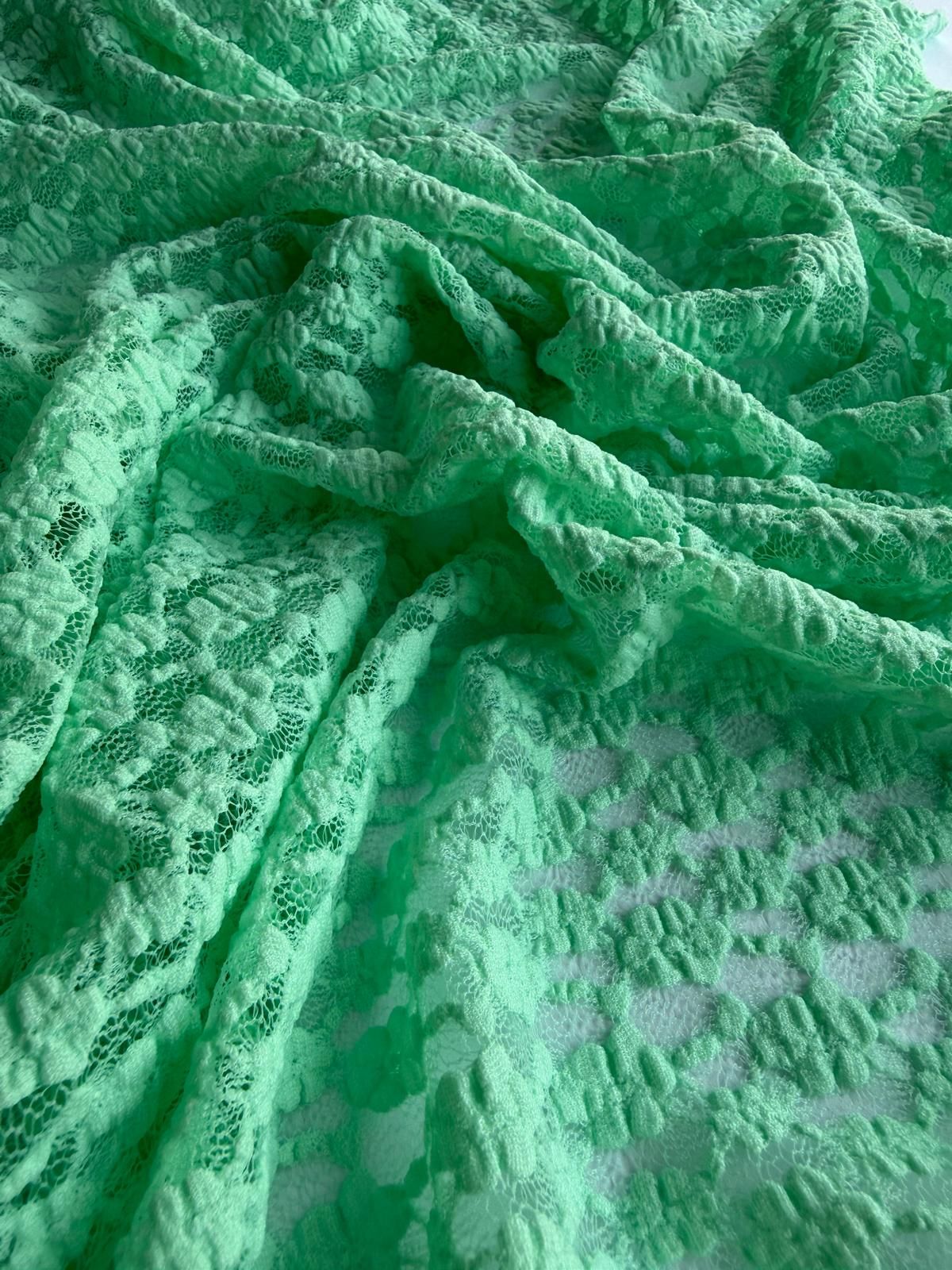 LACE-2565 MINT LACE